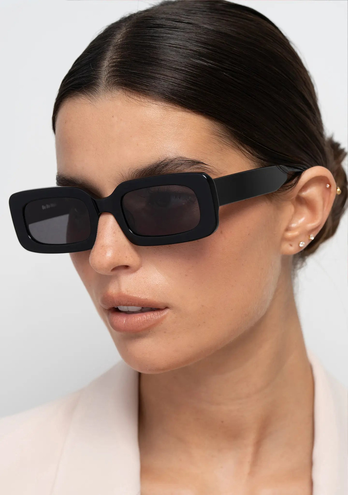 Neutral Blazer with Black Acetate Rectangle Sunglasses Neutral Blazer with Black Acetate Rectangle Sunglasses — Rectangle Sunglasses Outfits