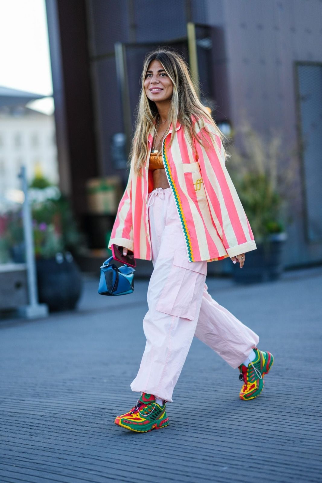 Playful Boldness: Cargo Pants and Striped Shirt with Multicolored Salomon Sneakers Playful Boldness: Cargo Pants and Striped Shirt with Multicolored Salomon Sneakers — Salomon Outfits