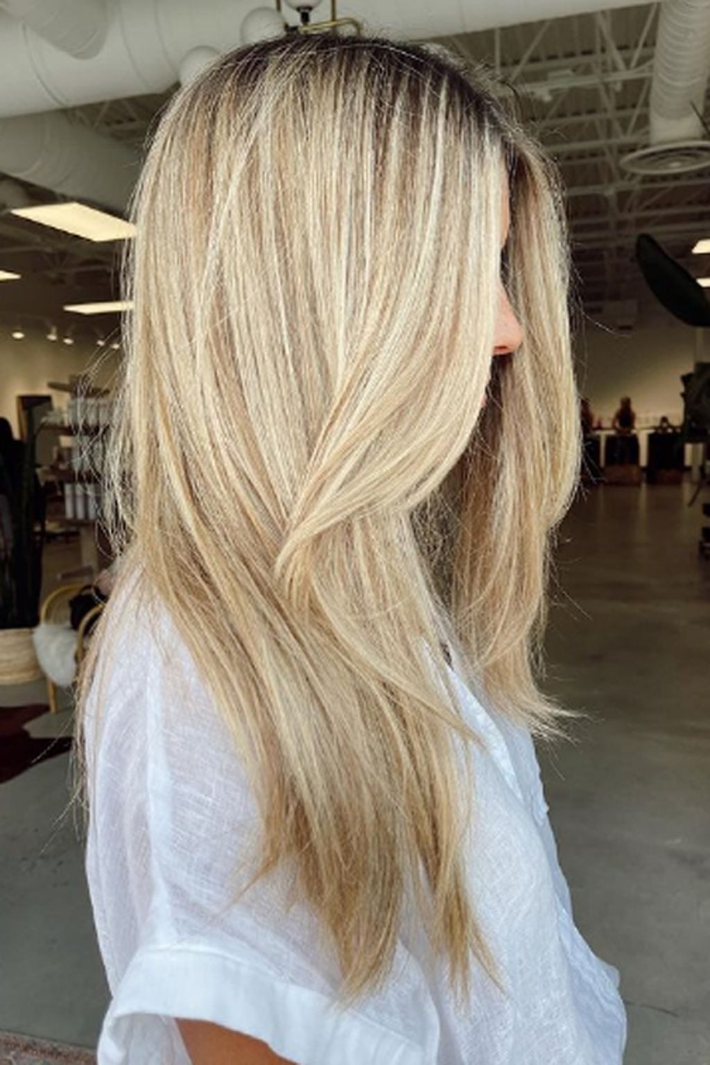 Collarbone Layers With Ash Blonde Balayage — Balayage Straight Hair