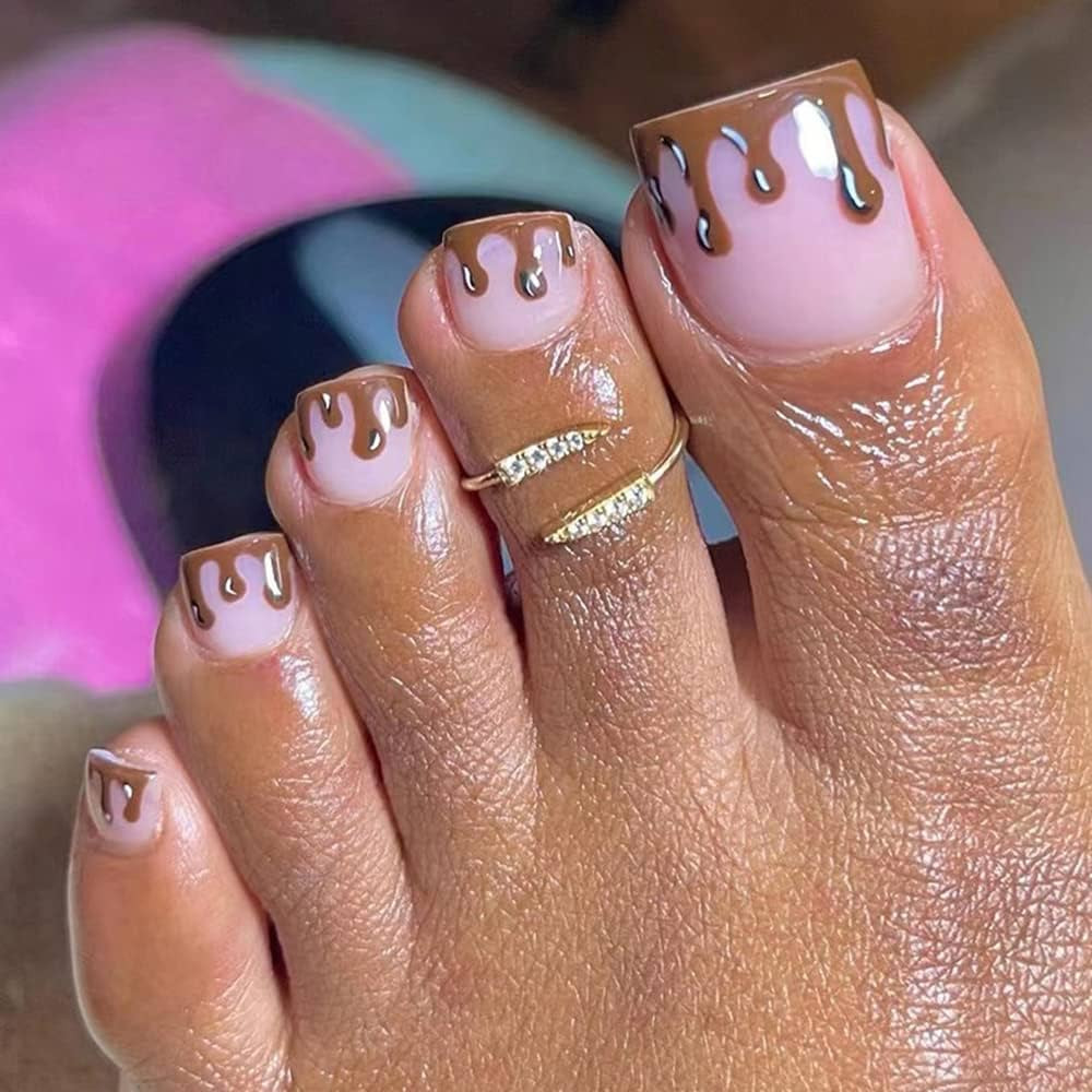 Chocolate Drip Accent Toenails Chocolate Drip Accent Toenails — Acrylic Toe Nails