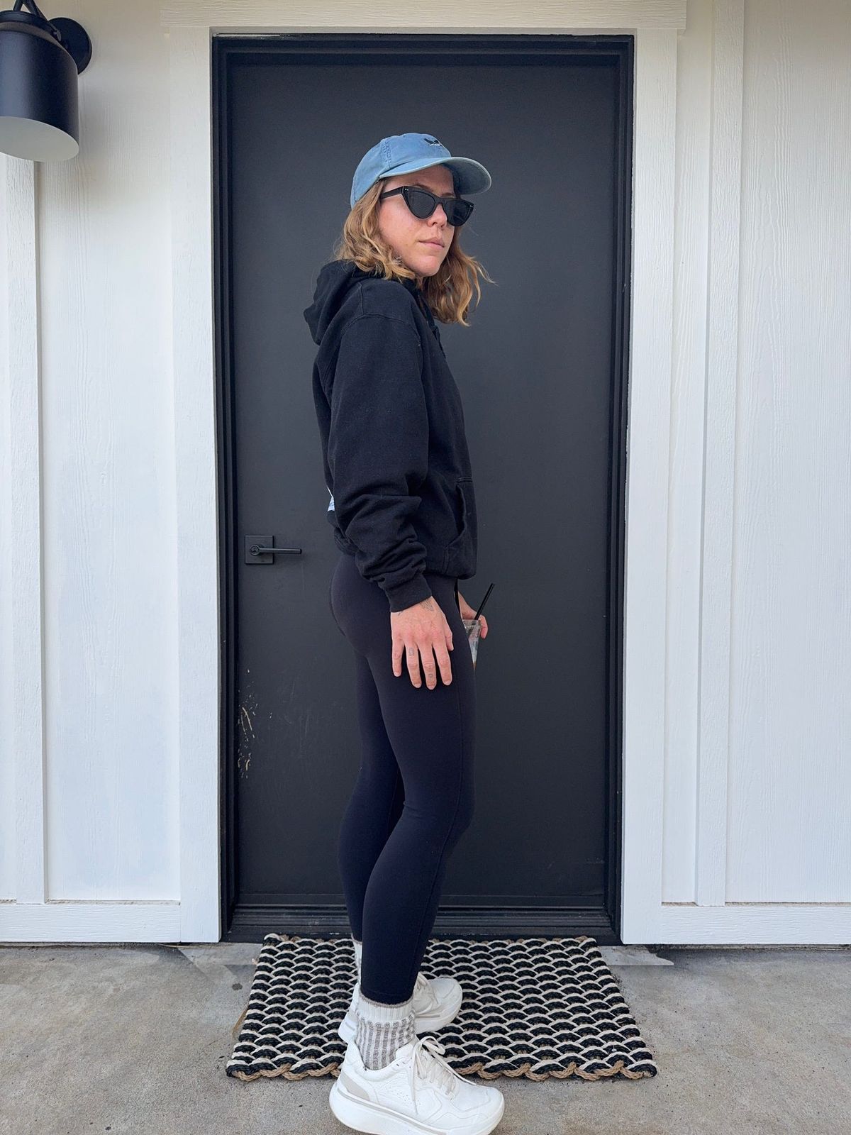 Casual Athleisure with White Sneakers and Blue Cap Casual Athleisure with White Sneakers and Blue Cap — Hoka Outfits
