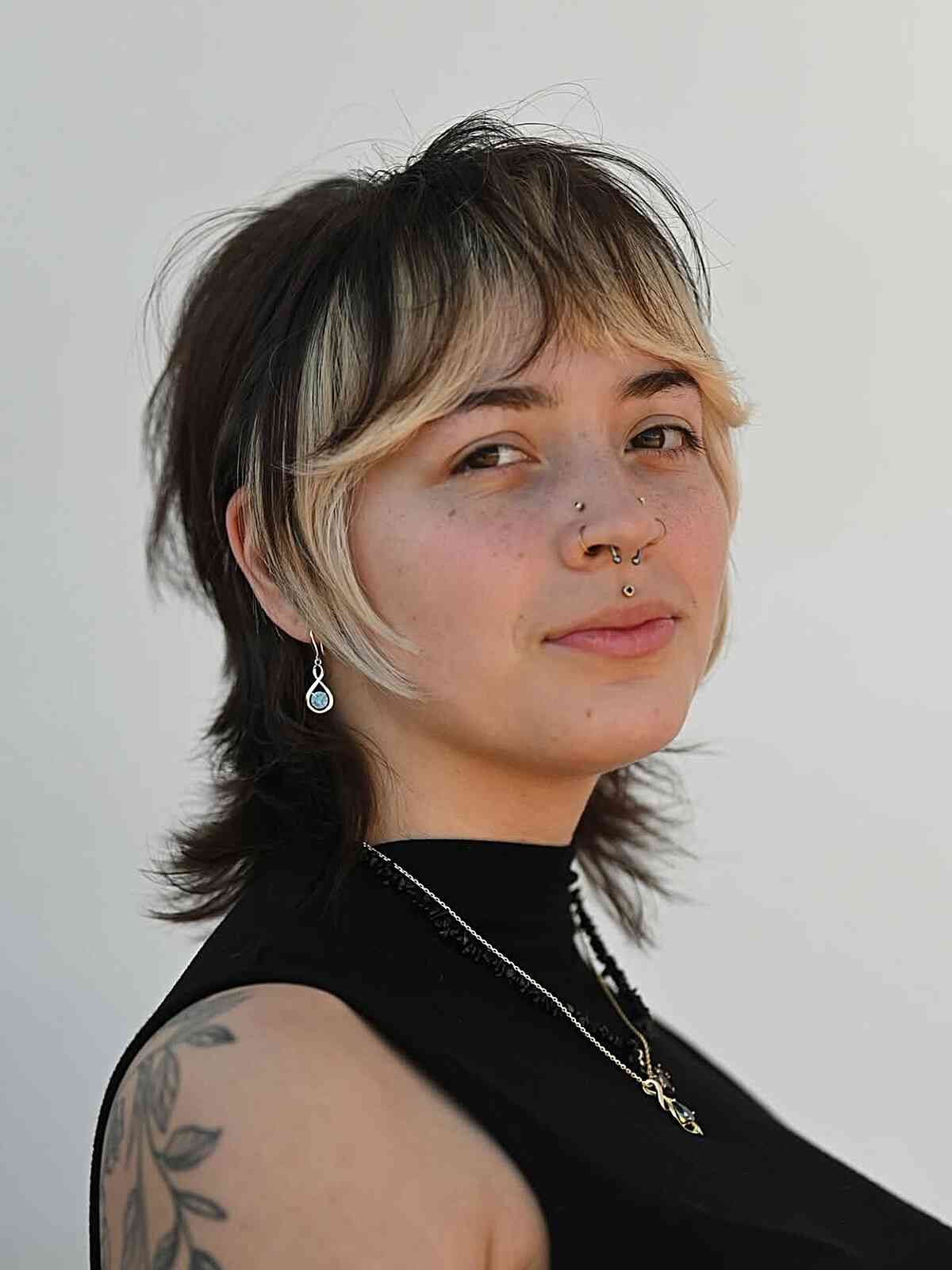 Ear To Collarbone Platinum Blonde Mullet with Choppy Texture — Mullet Haircuts for Women