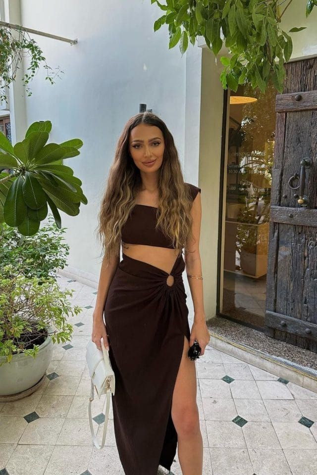Sophisticated Daytime: White Midi Dress Sophisticated Daytime: White Midi Dress — Dubai Outfits