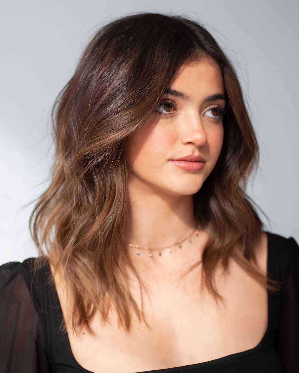 Collarbone Lob With Subtle Balayage Collarbone Lob With Subtle Balayage — Haircuts for Teenage Girls
