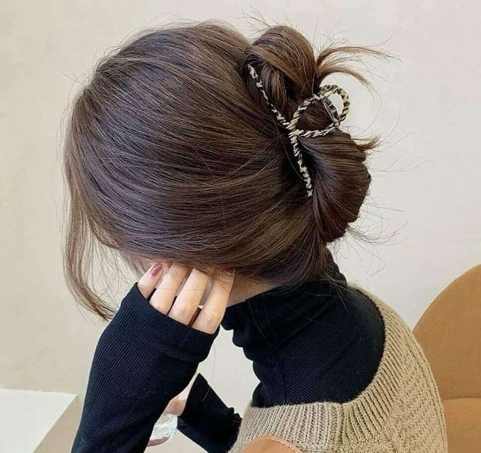 Low Bun with Patterned Claw Clip — Mini Claw Clip Hairstyles