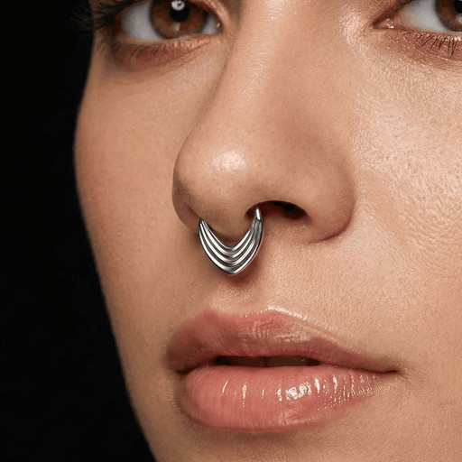 Layered Curved Silver Septum Ring Layered Curved Silver Septum Ring — Septum Piercing Ideas