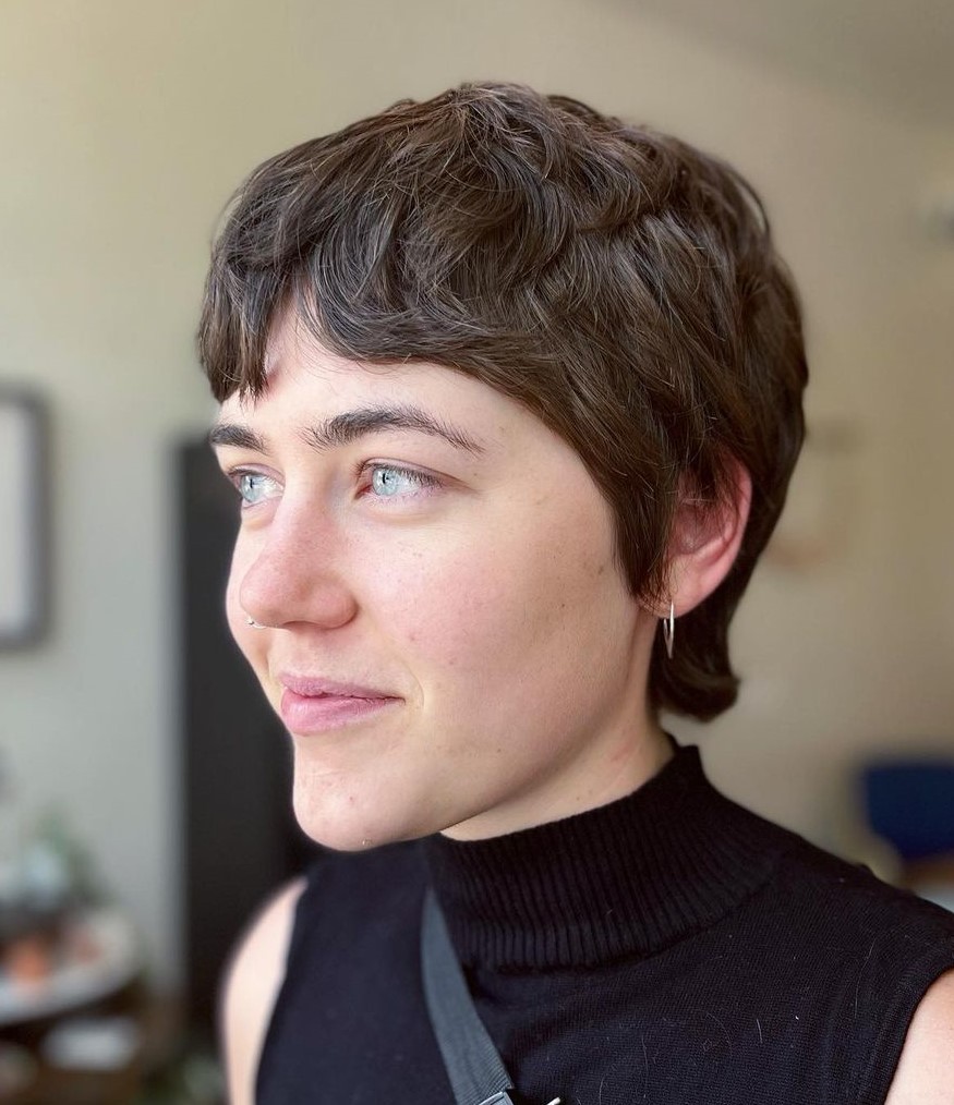 Dark Brown With Subtle Highlights Collarbone Layers With Flowing Waves Dark Brown With Subtle Highlights Collarbone Layers With Flowing Waves — 2A Hairstyles