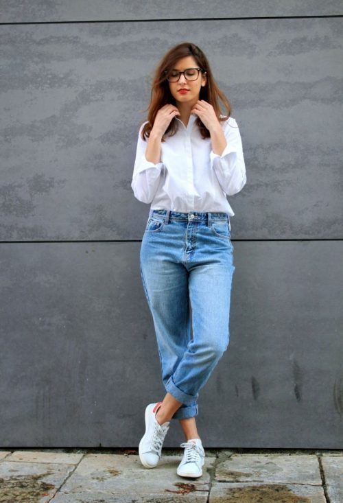Relaxed Fit Mom Jeans with a Crisp White Shirt Relaxed Fit Mom Jeans with a Crisp White Shirt