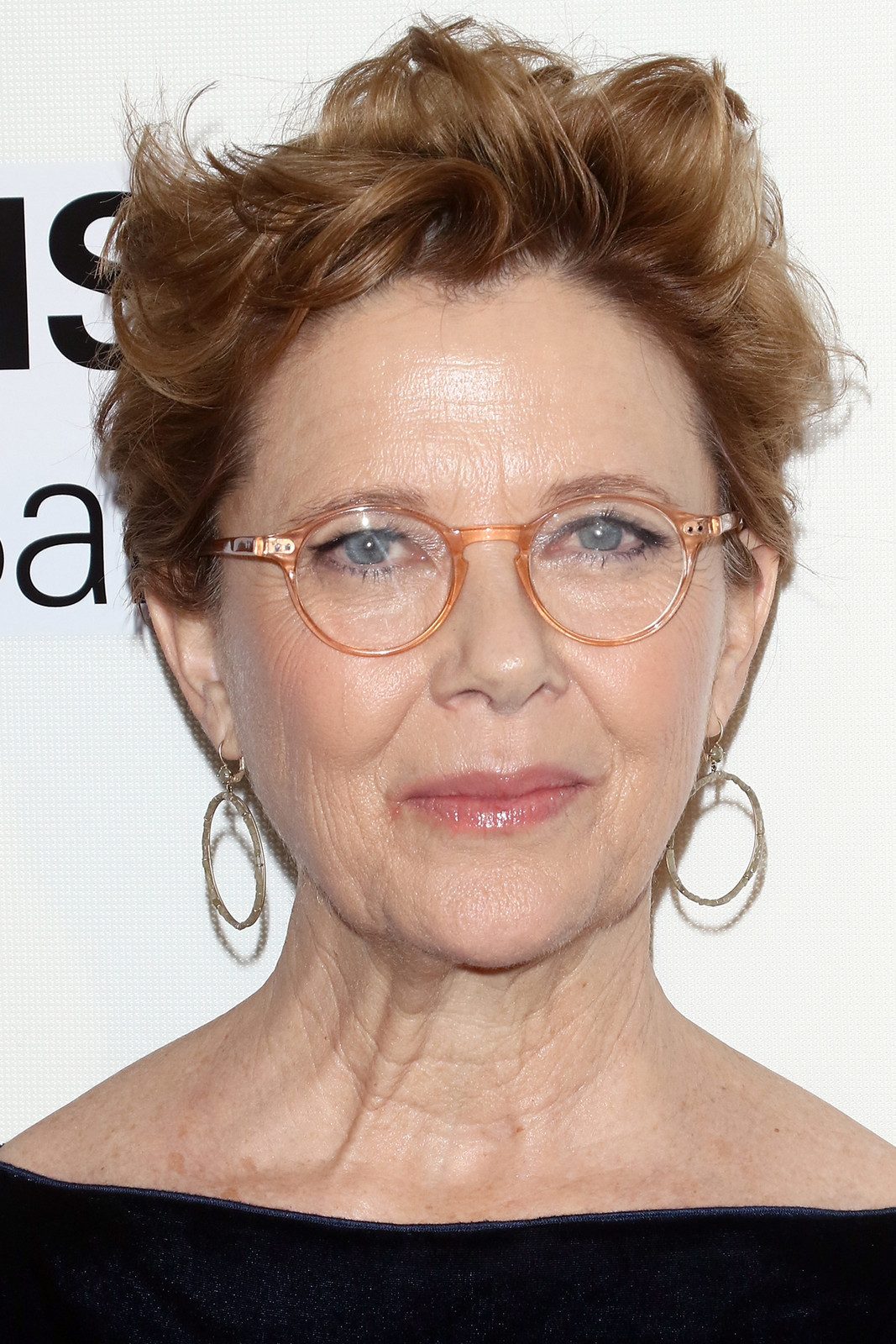Light Brown With Blonde Highlights Visual Idea — Haircuts for Women Over 50 with Glasses