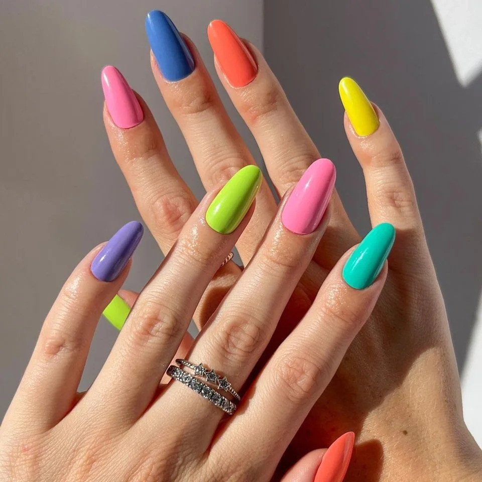 Summer Playful Visual Idea Summer Playful Visual Idea — Skittle Nails