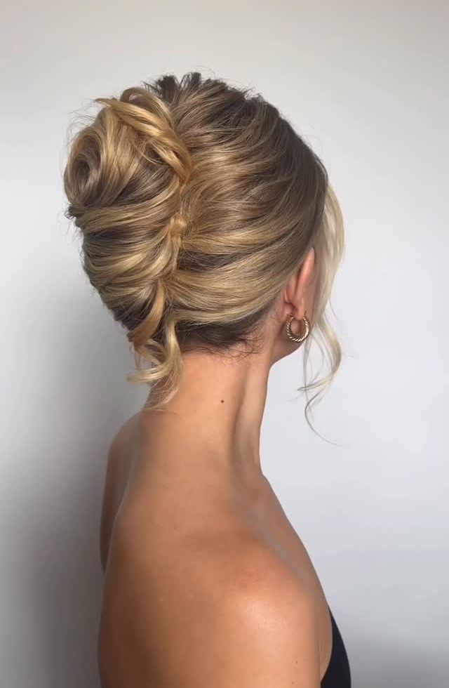 Sculpted Twisted Chignon Sculpted Twisted Chignon — Updos
