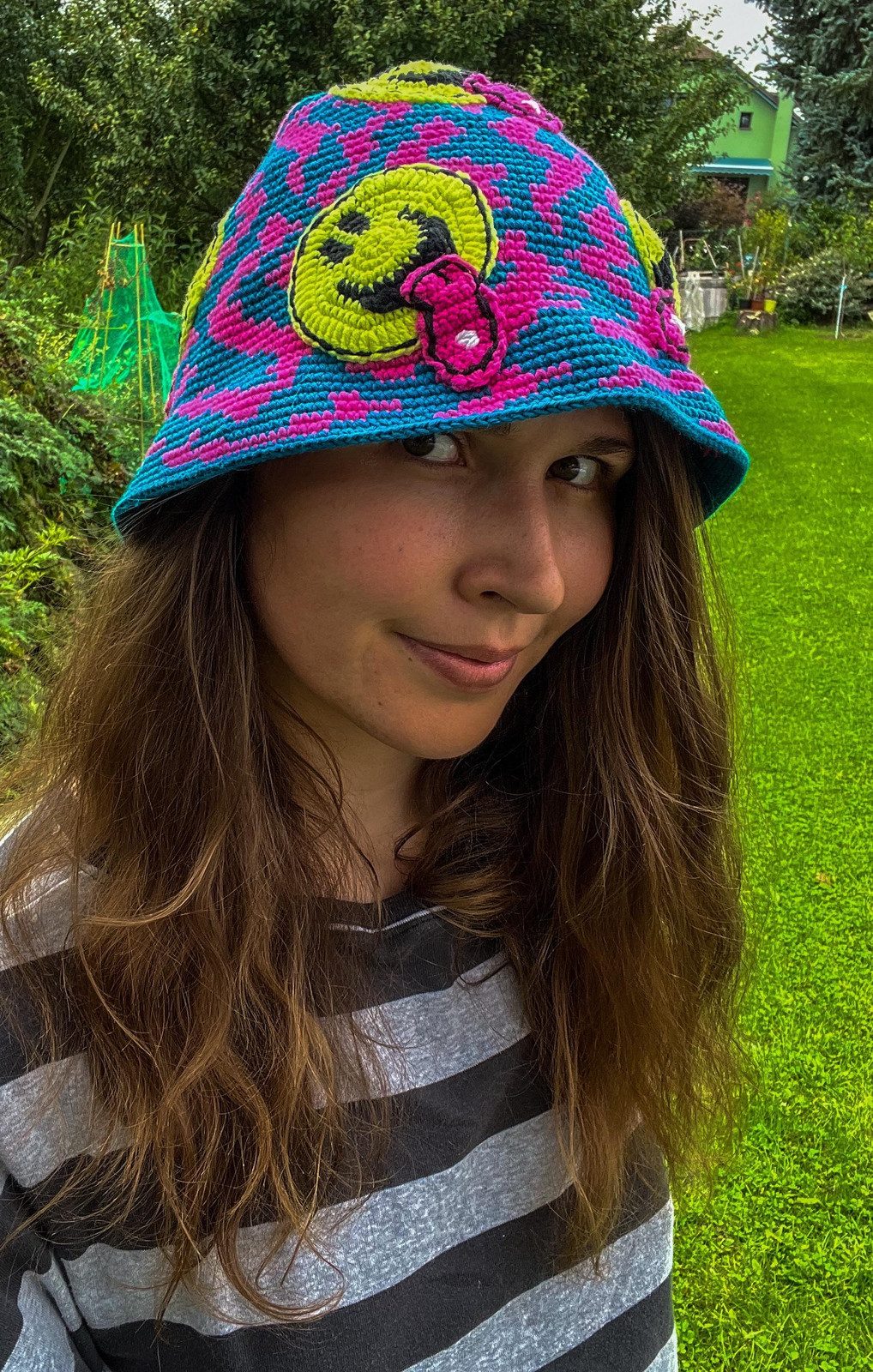 Mid-Back Wavy Dark Brown with Colorful Crochet Hat Mid-Back Wavy Dark Brown with Colorful Crochet Hat — Bucket Hat Hairstyles