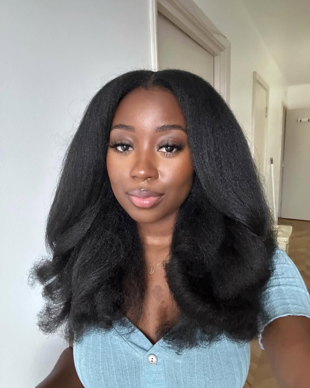 Mid-Back Long Thick Wavy Blowout Mid-Back Long Thick Wavy Blowout — Blowout Natural Hair