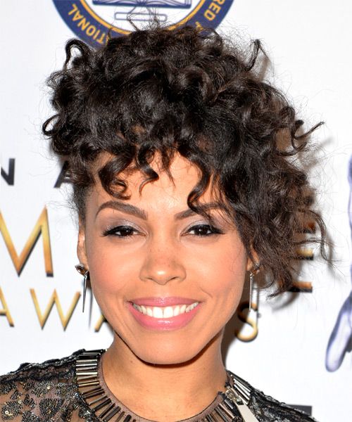 High Voluminous Curly Ponytail — Prom Hairstyles for Black Women
