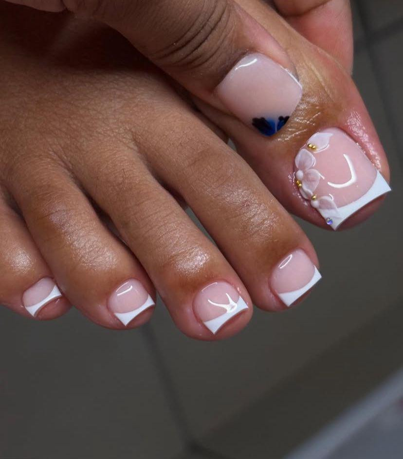 Gold 3D Flower French Toes Gold 3D Flower French Toes — Acrylic Toe Nails