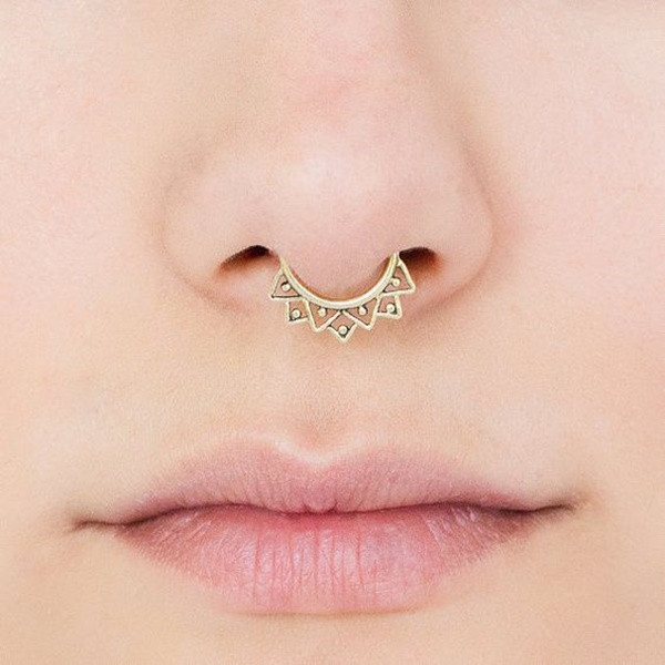 Sunburst Gold Septum Ring with Diamond Details Sunburst Gold Septum Ring with Diamond Details — Septum Piercing Ideas
