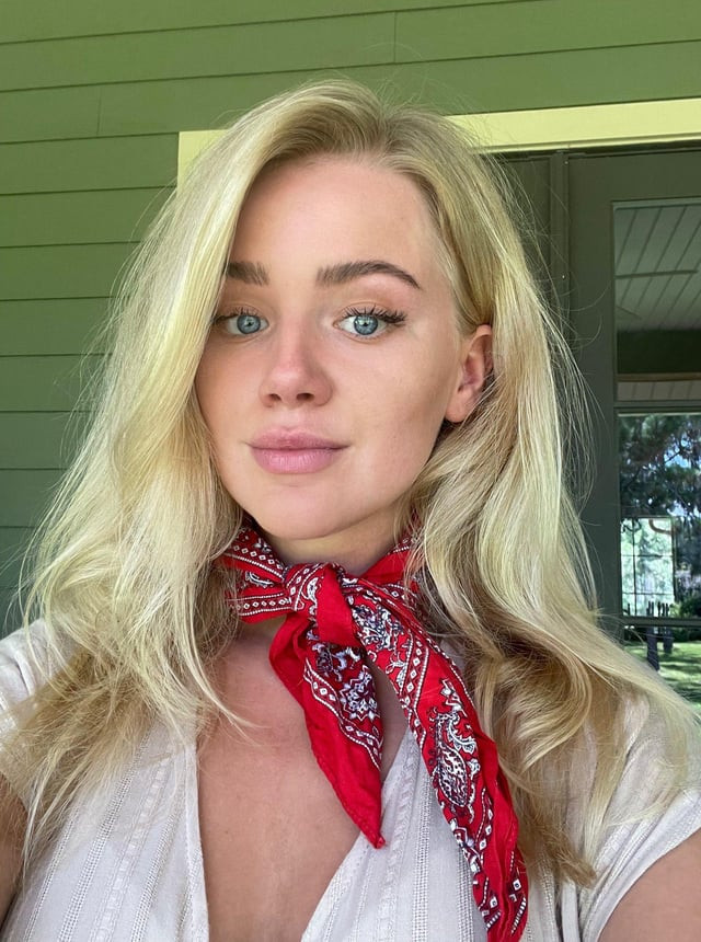 Shoulder Visual Idea Shoulder Visual Idea — Hair Color for Fair Skin Blue Eyes