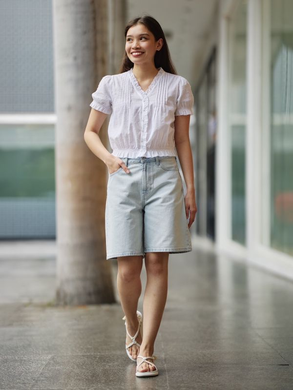 Cropped Blouse with Bermuda Shorts for Summer Casual — Outfits for Short Torso