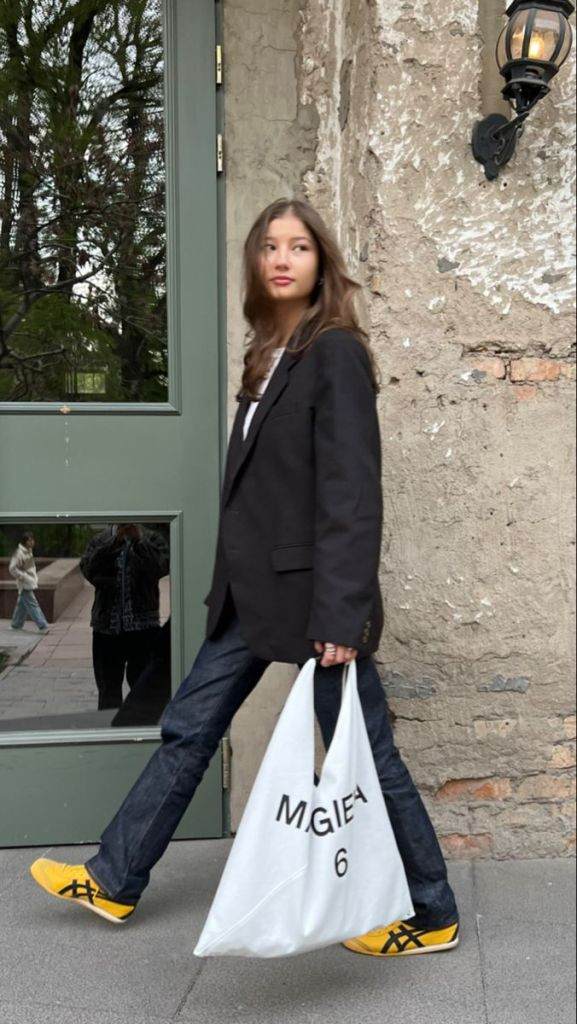 Effortless Everyday Style with Onitsuka Tigers and Denim Effortless Everyday Style with Onitsuka Tigers and Denim — Onitsuka Tiger Outfits
