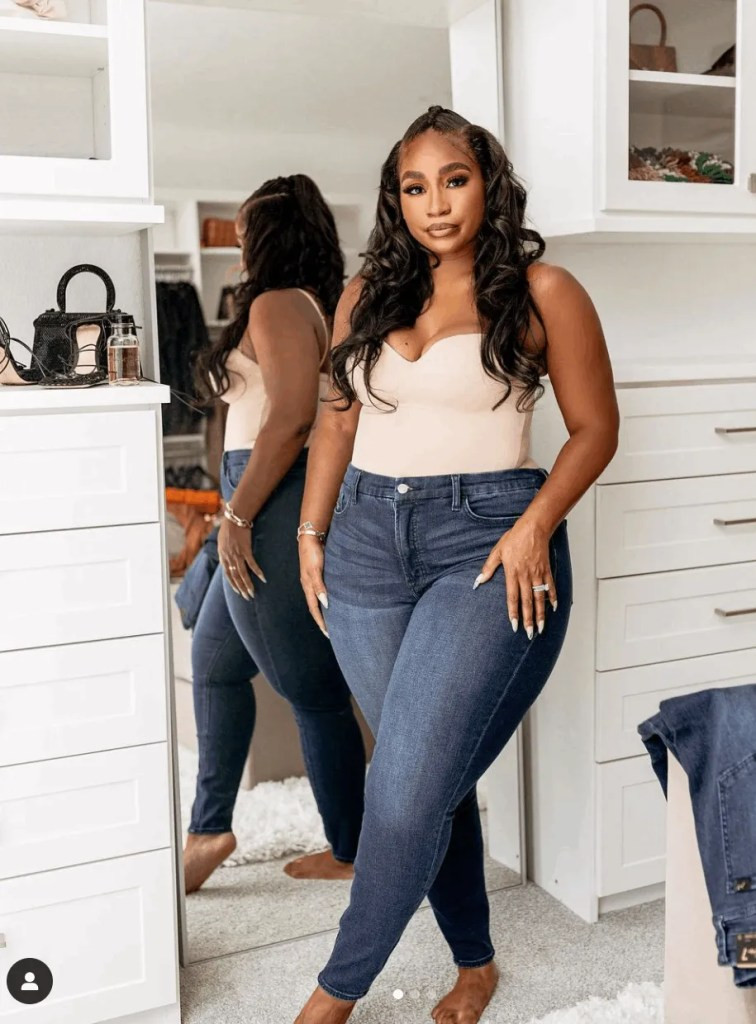 Skinny Jeans with a Striped Button-Down Shirt Skinny Jeans with a Striped Button-Down Shirt — Outfits for Big Hips