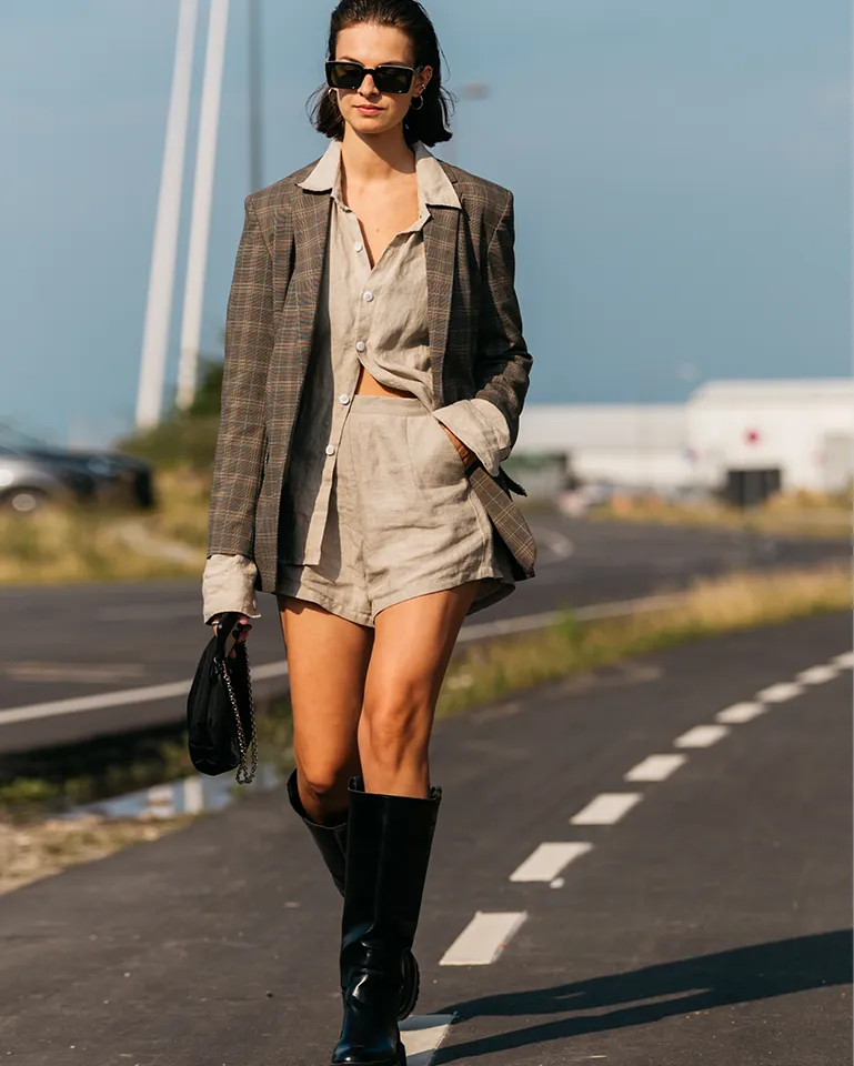 Oversized Plaid Blazer with Linen Shorts for Casual Daytime Oversized Plaid Blazer with Linen Shorts for Casual Daytime — Blazers