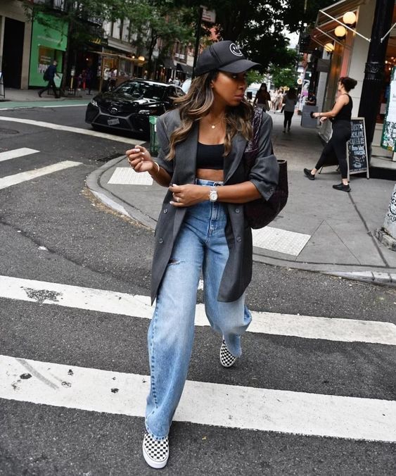 Street Style with an Oversized Blazer and Checkered Vans Street Style with an Oversized Blazer and Checkered Vans — Vans Outfits