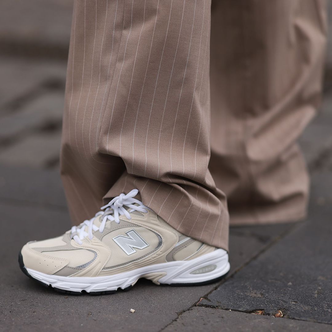 Sophisticated Trousers: New Balance with Wide-Leg Pants Sophisticated Trousers: New Balance with Wide-Leg Pants — New Balance Outfits