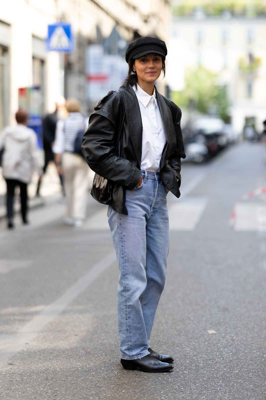 Edgy Everyday: Straight Leg Jeans with a Cap and Boots — Light Wash Jeans Outfits