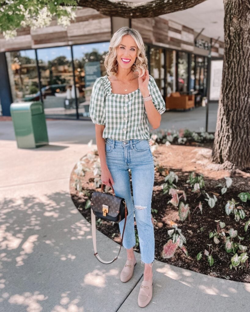 Ripped Straight Jeans with Gingham Top and Nude Loafers Ripped Straight Jeans with Gingham Top and Nude Loafers — Jeans Outfits