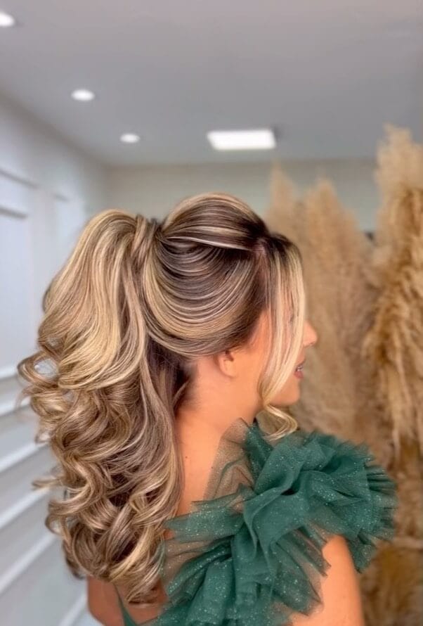 Mid-Back High Ponytail with Voluminous Curls Mid-Back High Ponytail with Voluminous Curls — Birthday Hairstyles