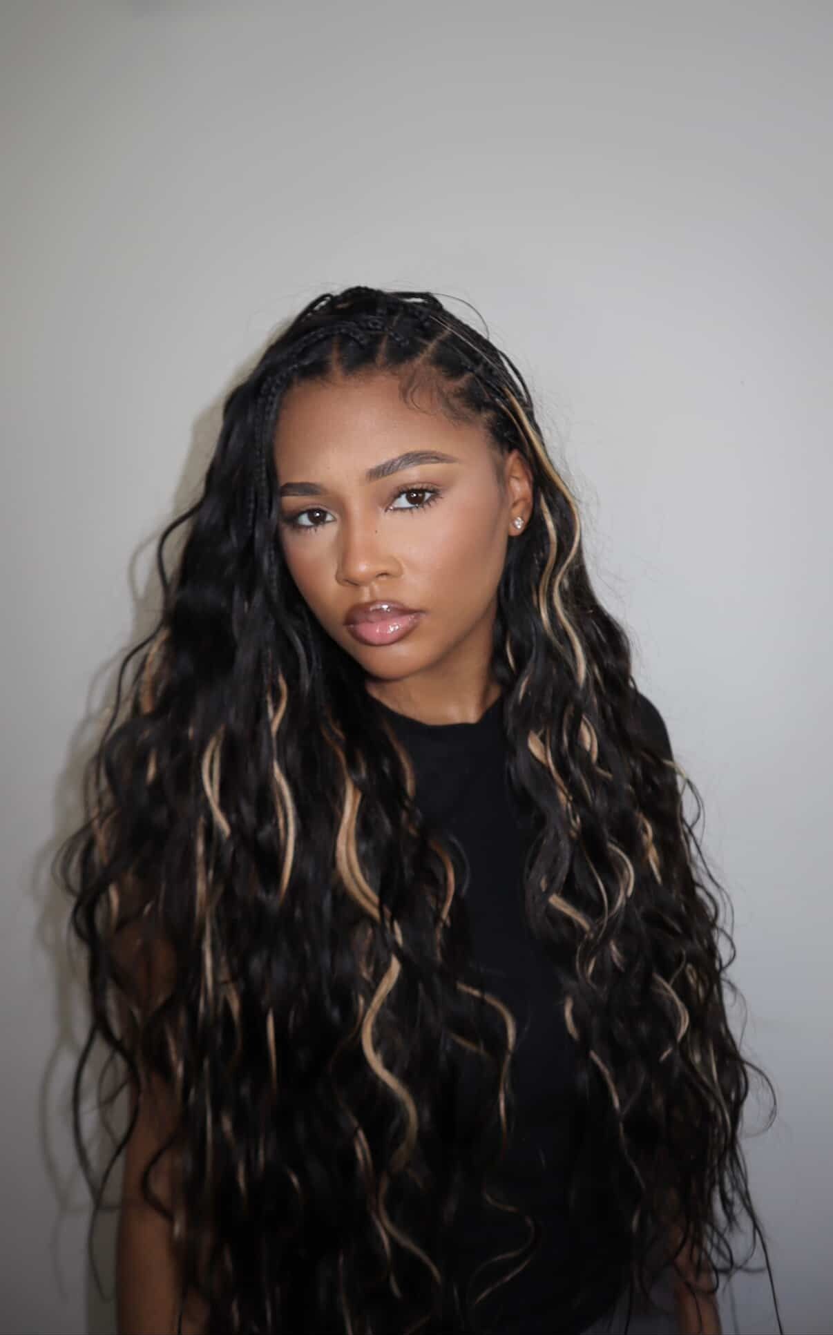 Side-Parted Waves With Blonde Highlights — Miracle Knot Braids