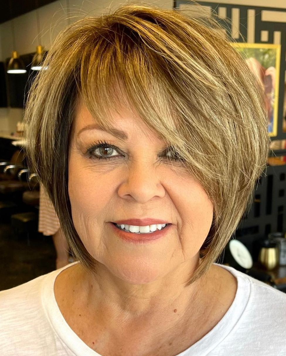 Layered Medium Brown Bob With Blonde Highlights Layered Medium Brown Bob With Blonde Highlights — Hair Color Over 50 Short Hair
