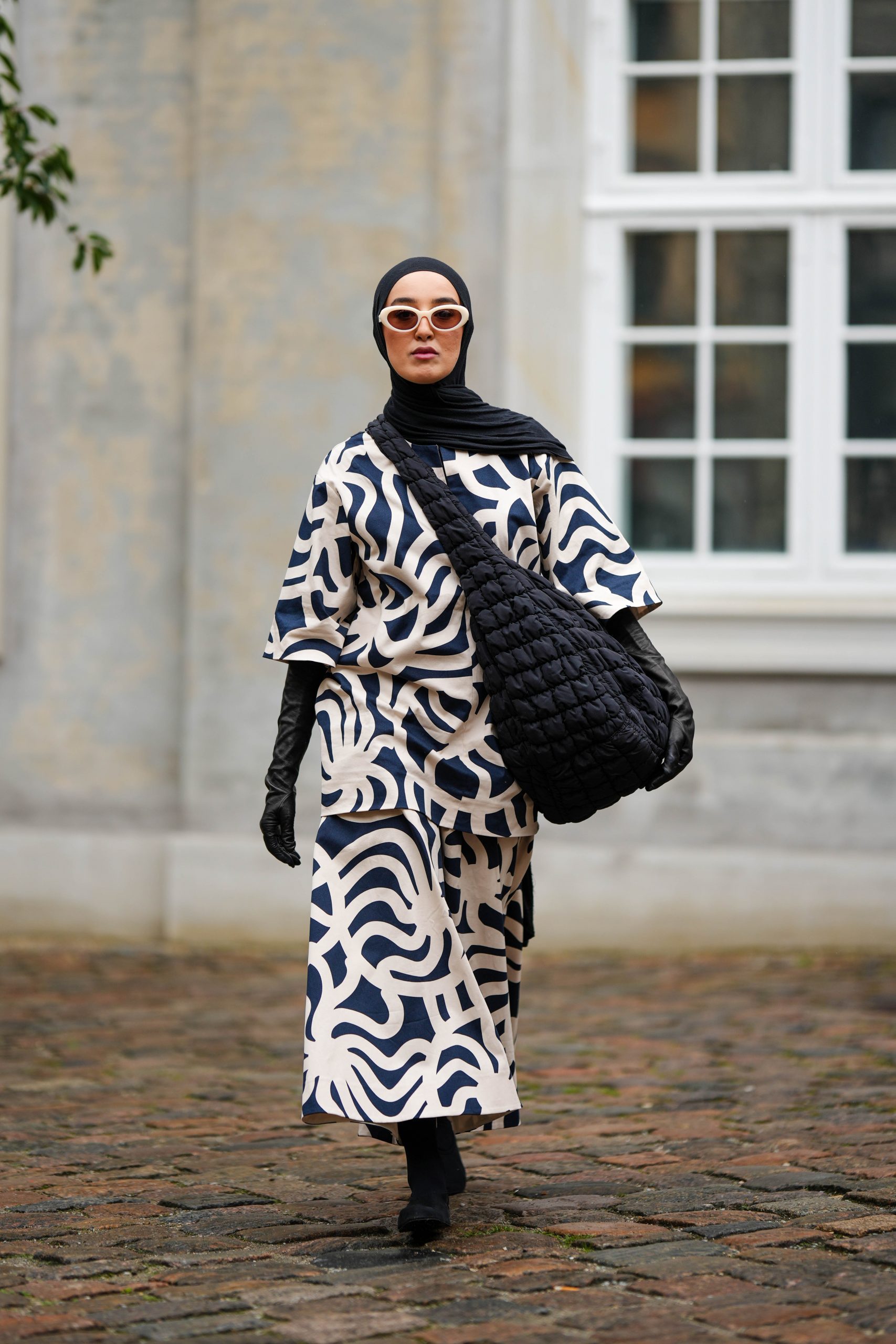 Bold Contrast: Graphic Print Dress with Black Hijab — Hijab Work Outfits