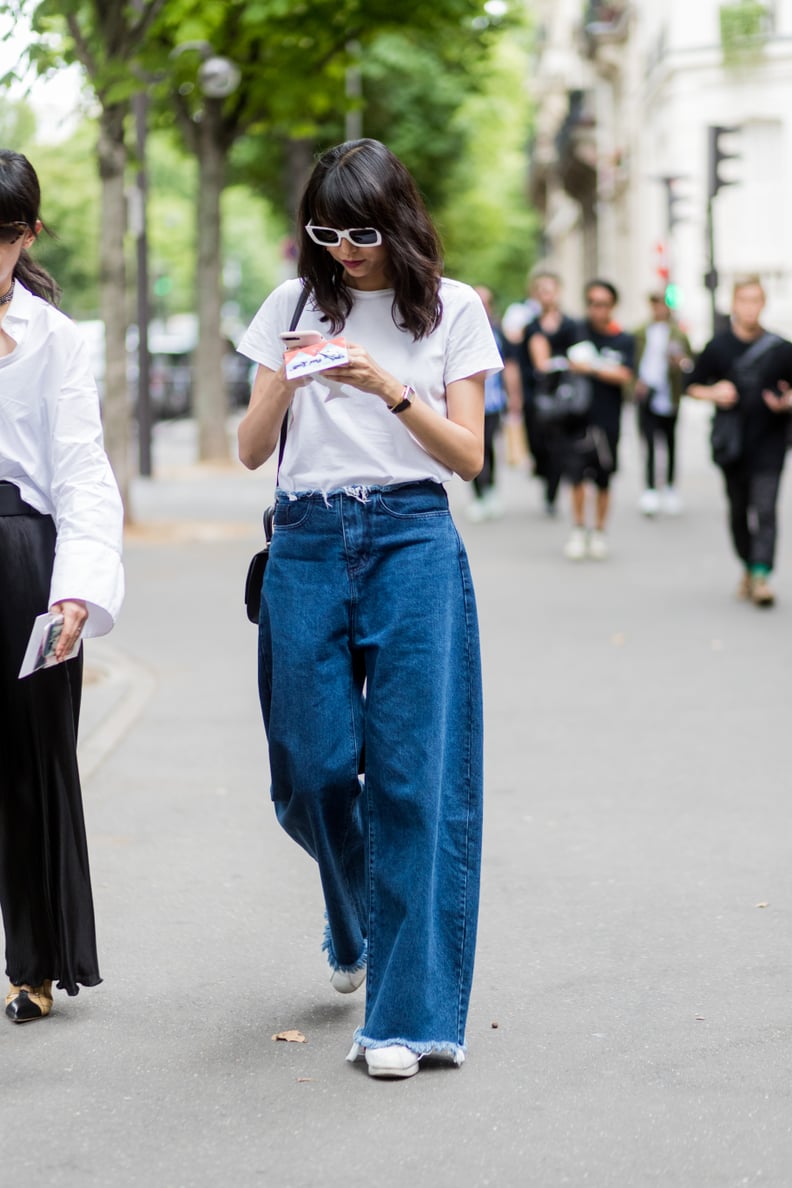 Extremely Wide-Leg Dark Blue Baggy Jeans with a White Tee — Baggy Jeans Outfits
