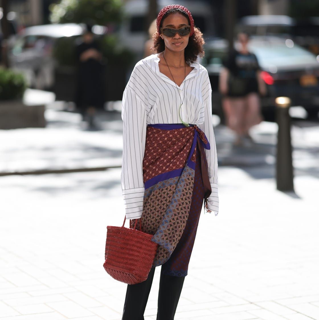 Geometric Print Wrap Skirt with Button-Down Geometric Print Wrap Skirt with Button-Down — Wrap Skirt Outfits