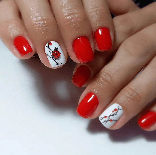 Short Oval Ladybug on Branch Art — Ladybug Nails