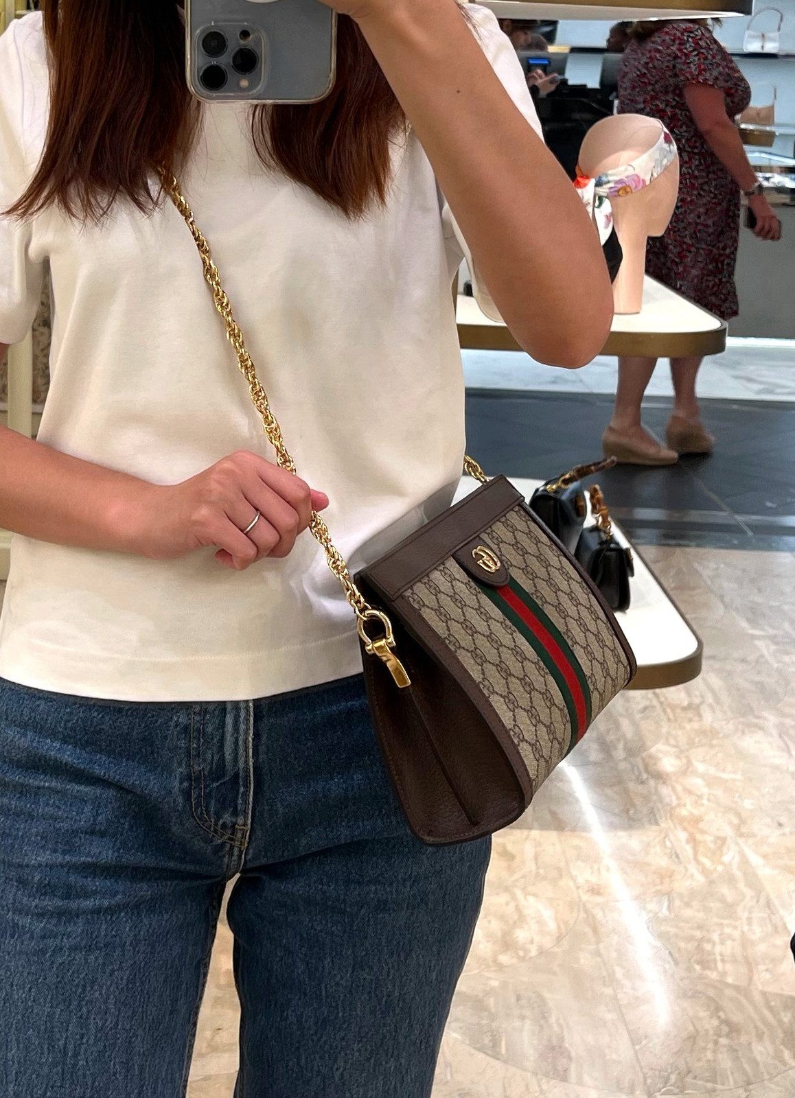 Casual Shopping Look with GG Supreme Bag Casual Shopping Look with GG Supreme Bag — Gucci Bag Outfits