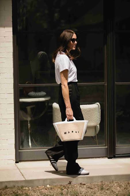 Minimalist Errands: Wide-Leg Trousers with Black Adidas Slides Minimalist Errands: Wide-Leg Trousers with Black Adidas Slides — Adidas Samba Outfits
