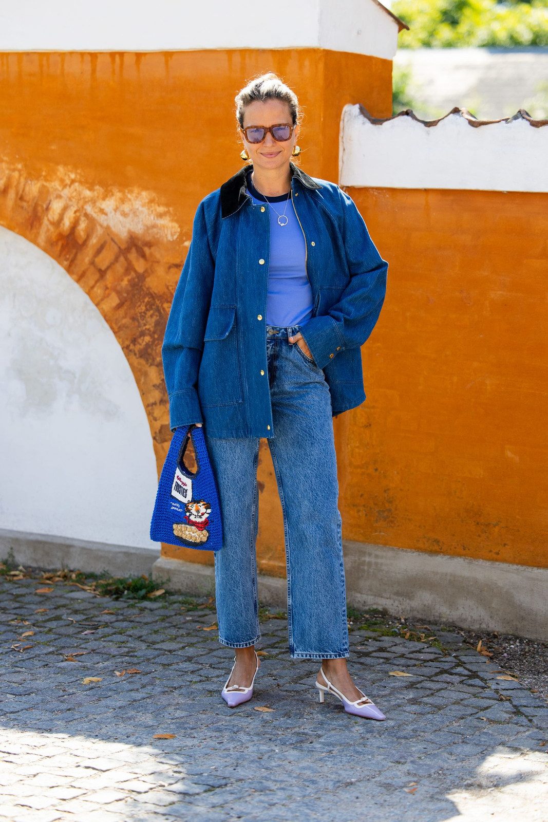 Relaxed Jeans, Lavender Tee, and Blue Denim Jacket with Kitten Heels — Heels with Jeans Outfits