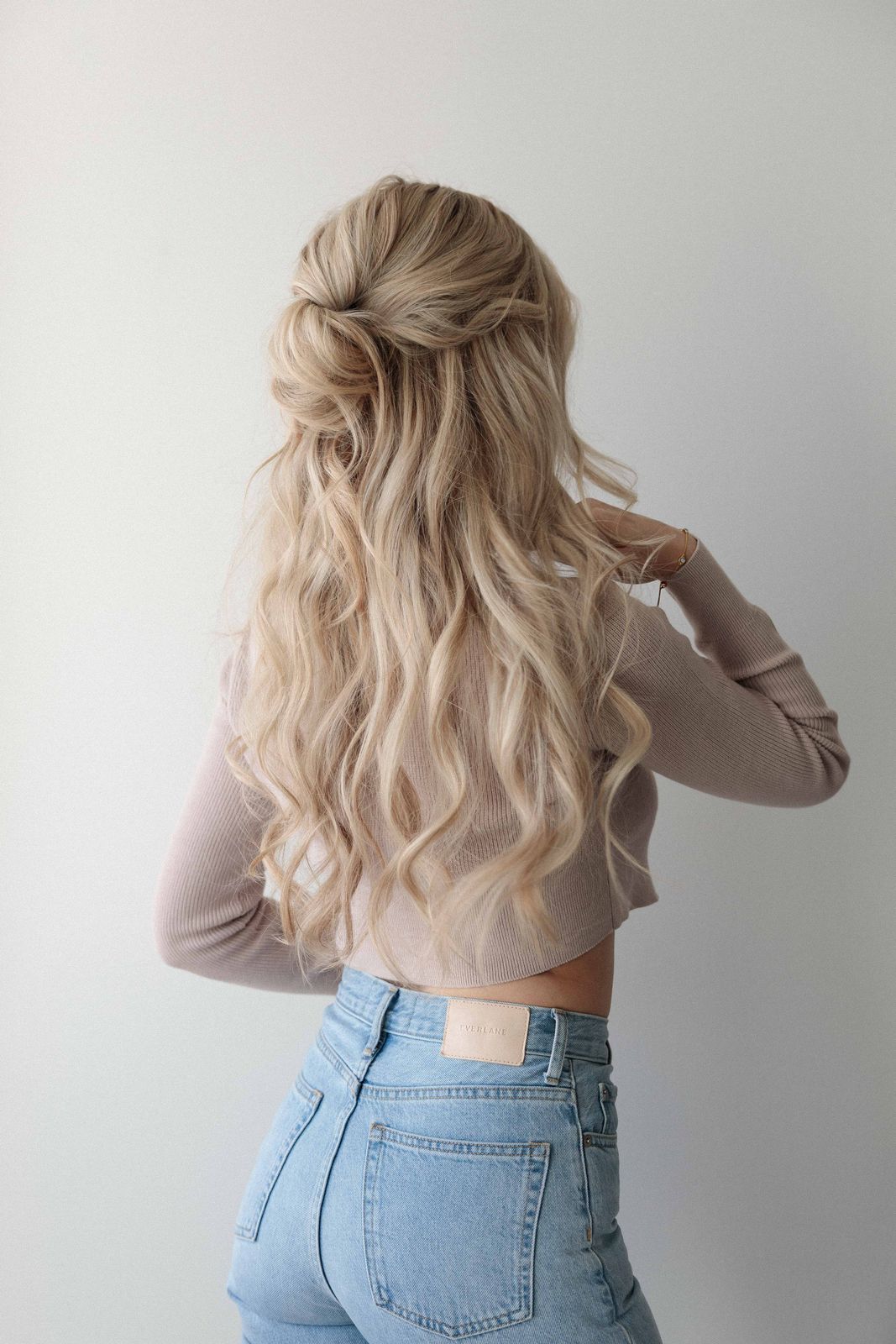 Thick Wavy Blonde Half-Up Voluminous Style — Half Up Half Down Medium Hair