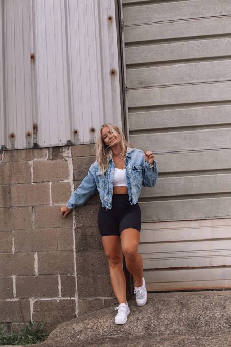 Casual Biker Shorts With Distressed Denim and Crop Top — Biker Shorts Outfits