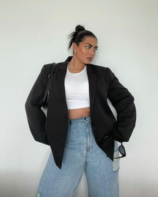 Smart Casual Wide-Leg Jeans with Crop Top and Oversized Blazer — High Waisted Jeans