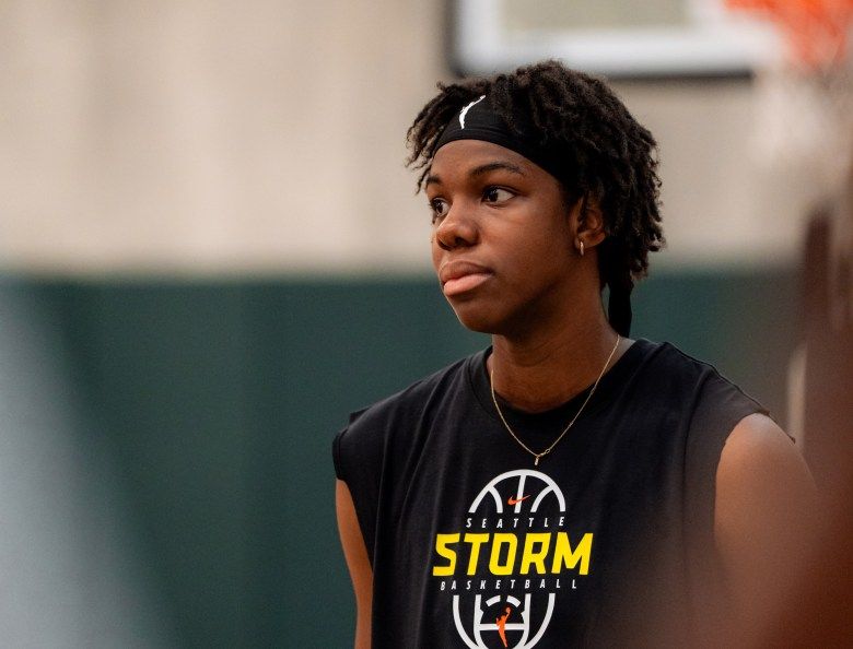 Shoulder-Length Dreadlocks With Headband — Basketball Hairstyles