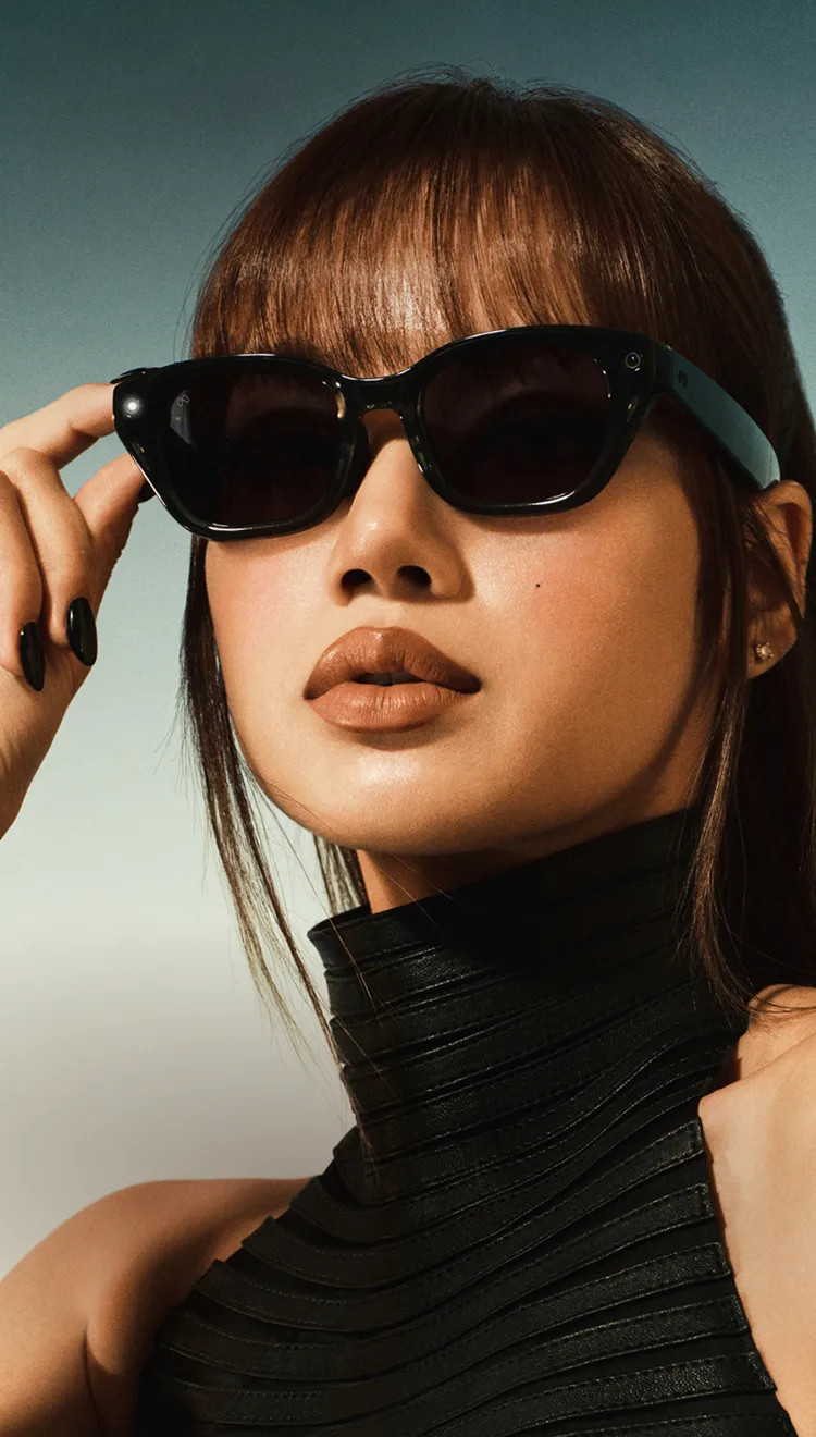Sleek and Simple: Black Cat-Eye Sunglasses with Turtleneck — Sunglasses for Oval Face
