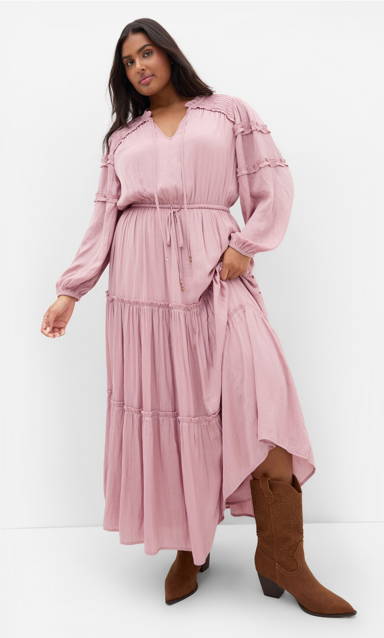 Tiered A-Line Maxi Dress with Cowboy Boots Tiered A-Line Maxi Dress with Cowboy Boots — Outfits for Big Hips