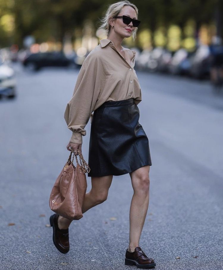 Oversized Shirt and Leather Mini Skirt with Brown Loafers — Chunky Loafers Outfits