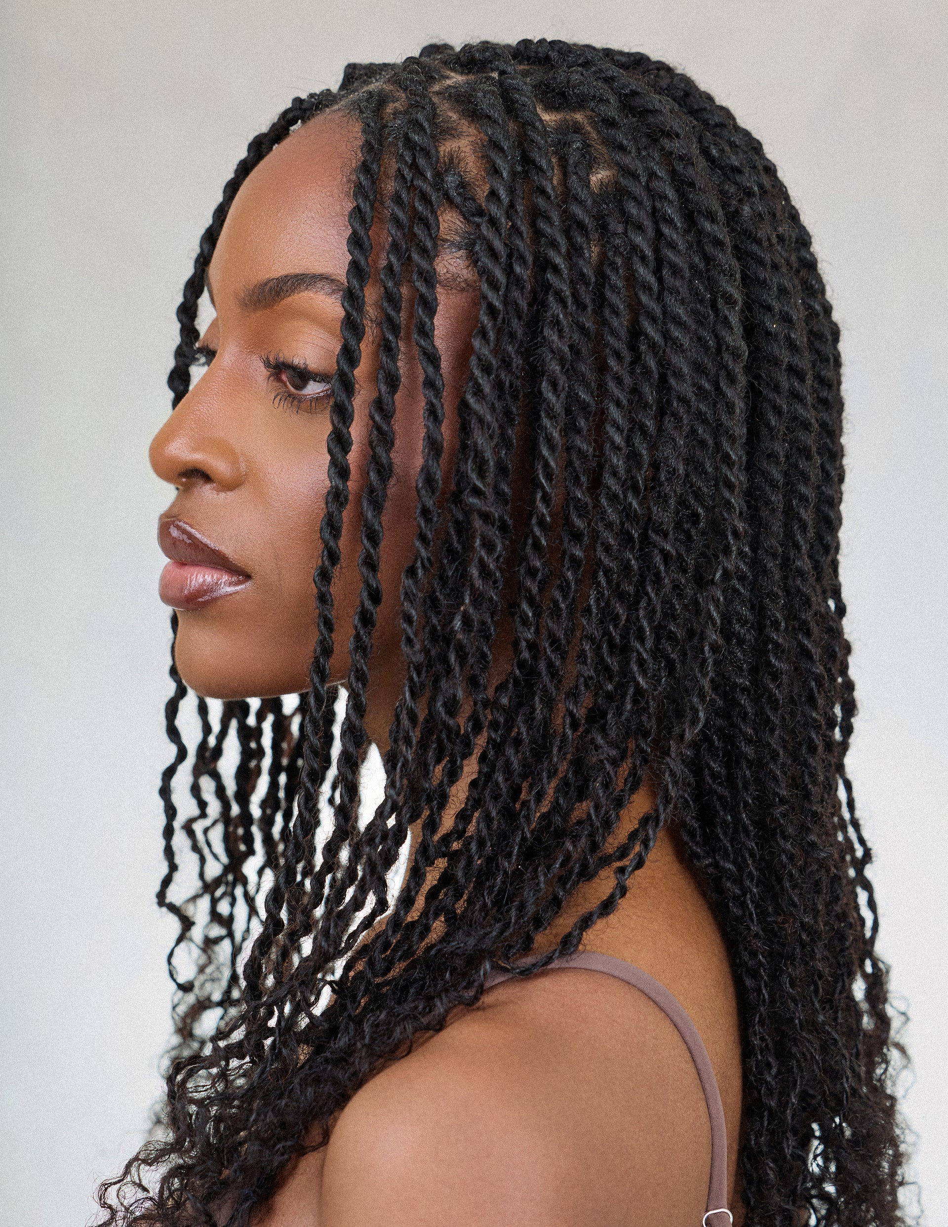 Side-Swept Small Kinky Twists