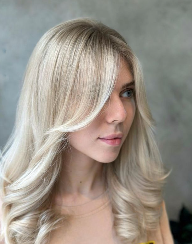 Platinum Blonde Collarbone Waves with Curtain Bangs Platinum Blonde Collarbone Waves with Curtain Bangs — Hairstyles for Long Hair