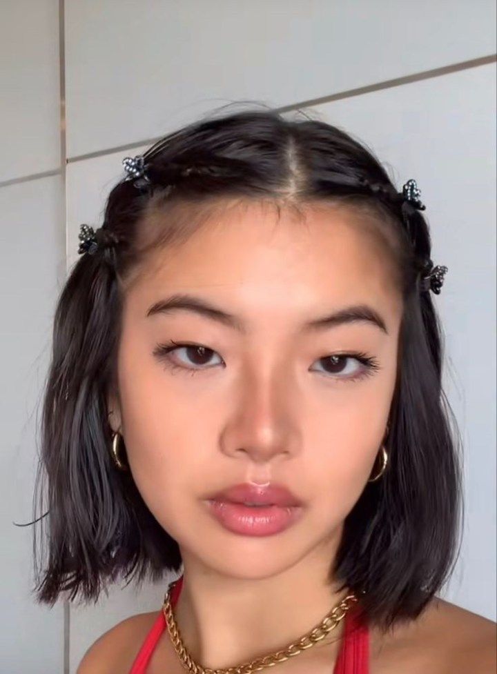 Colorful Clips on Chin Length Bob — Mini Claw Clip Hairstyles