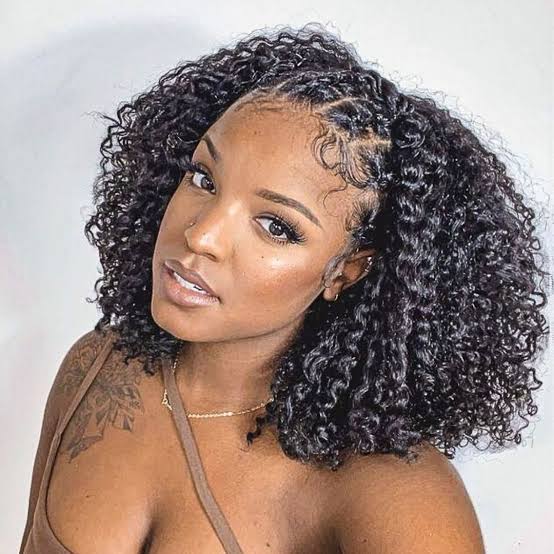 Subtle Highlighted Shoulder Twist Out